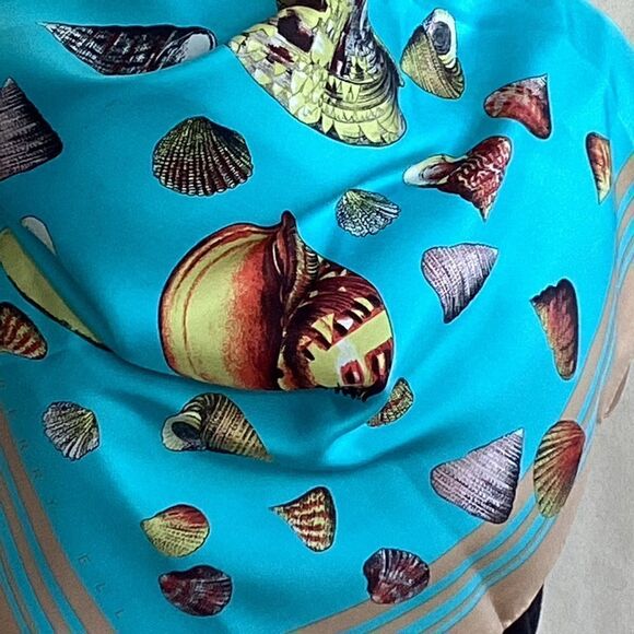 Vintage Oversized seashell print scarf. SC0141 - Picture 8 of 9